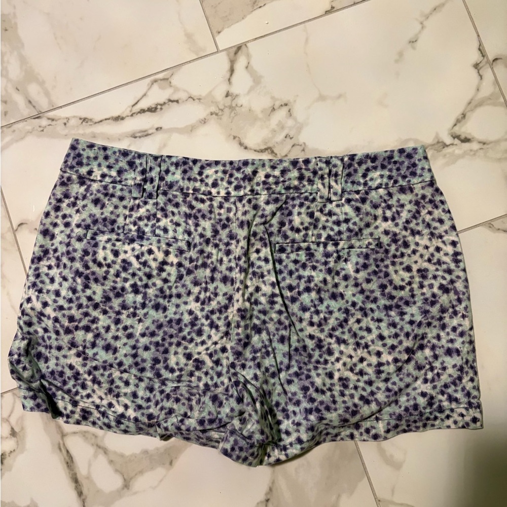 LOFT Purple and White Patterned Women's Shorts. size 10